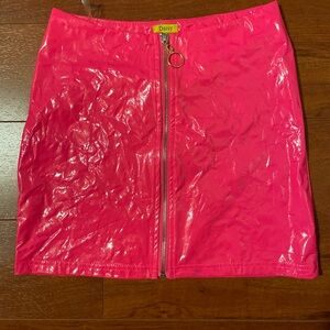 Daisy size small pink vinyl mini skirt pink (NWOT)